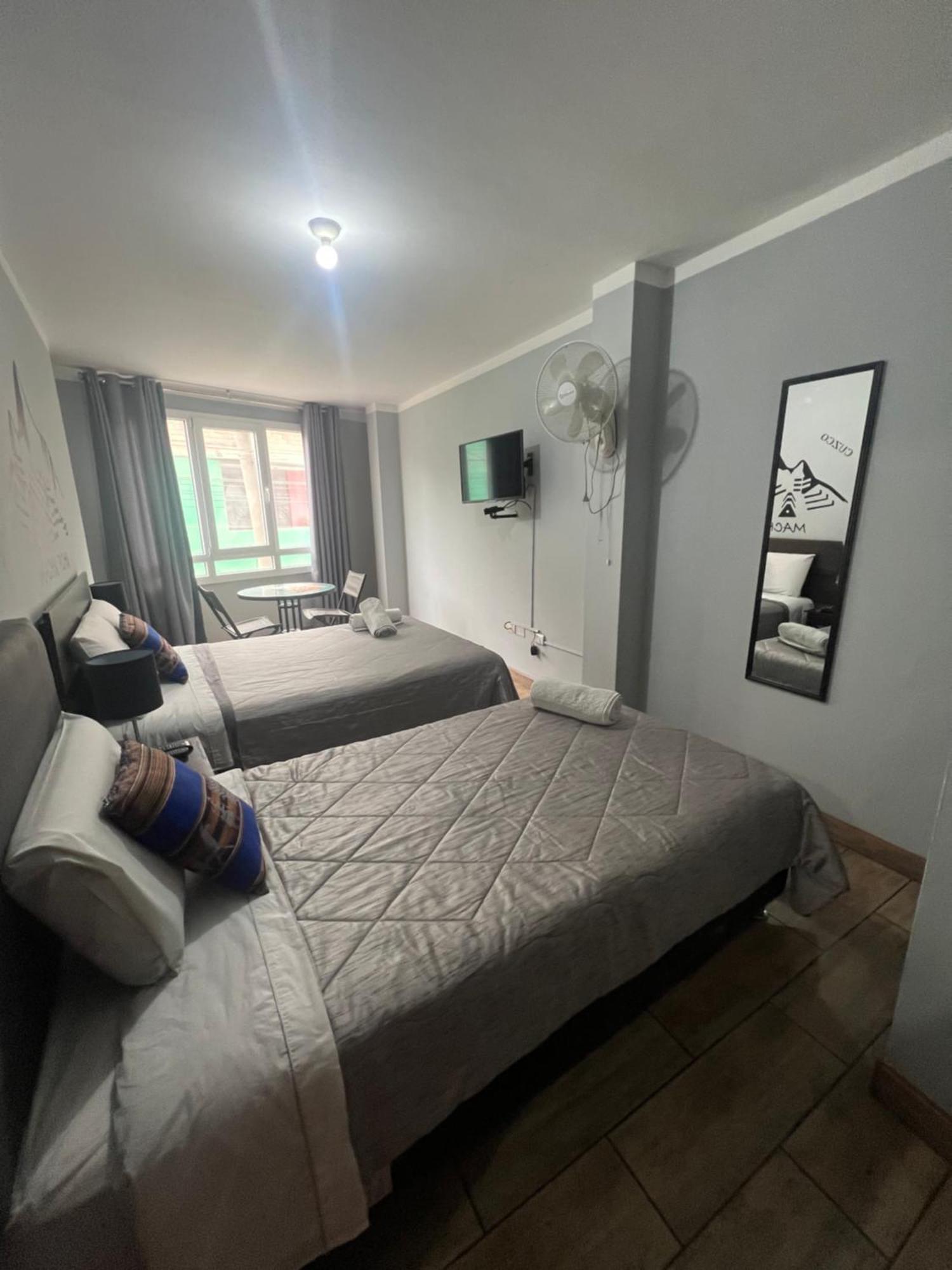 Lima Airport Tampu B&B Bagian luar foto