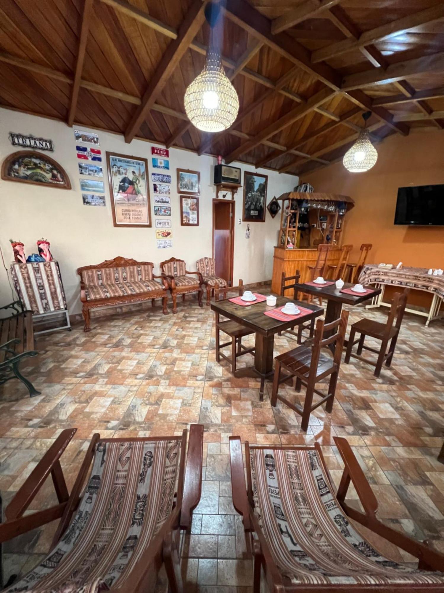 Lima Airport Tampu B&B Bagian luar foto