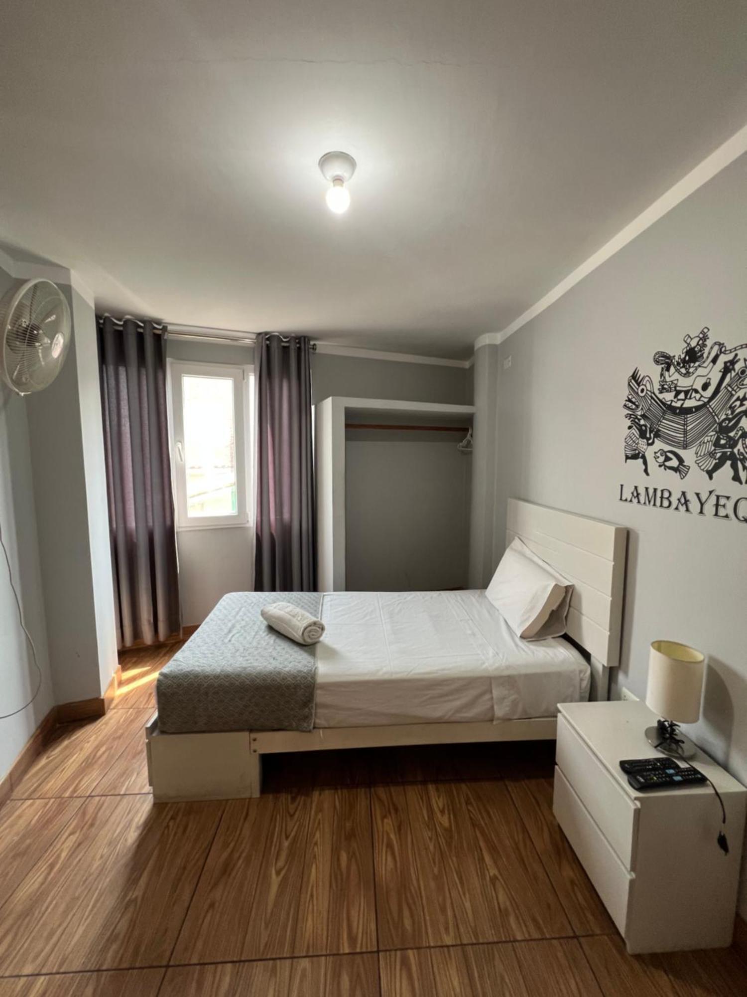 Lima Airport Tampu B&B Bagian luar foto