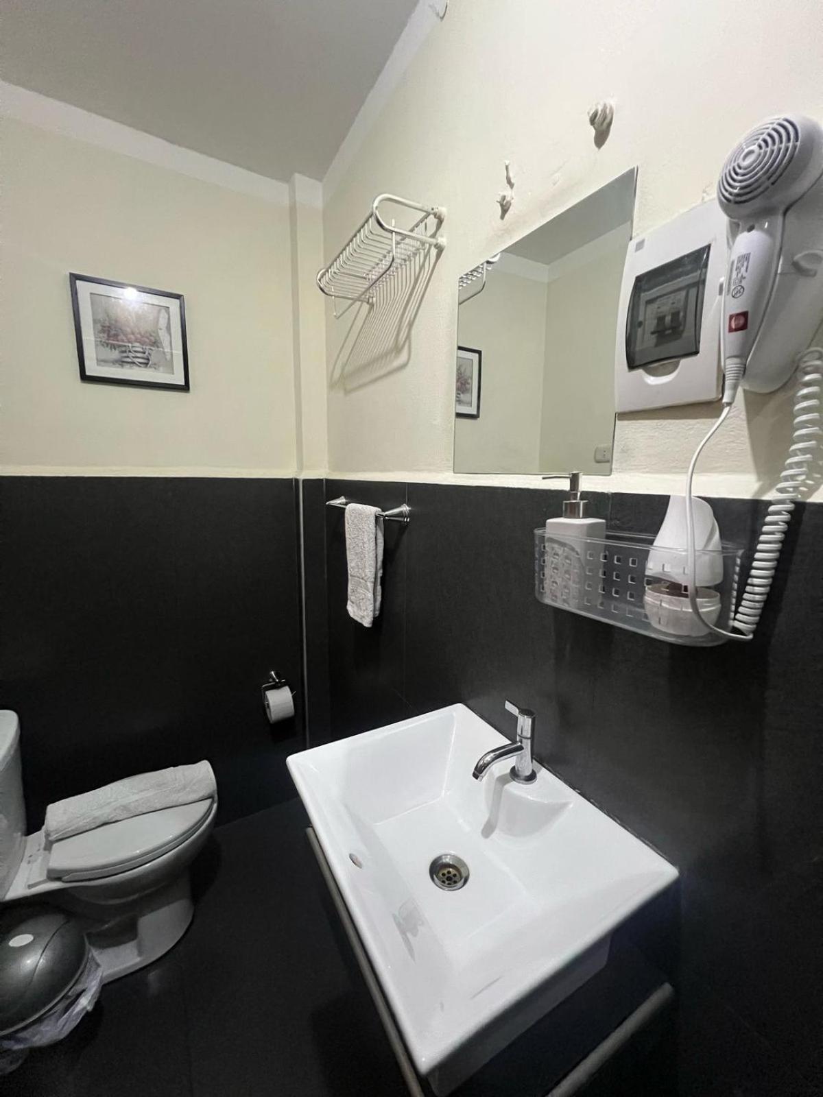 Lima Airport Tampu B&B Bagian luar foto
